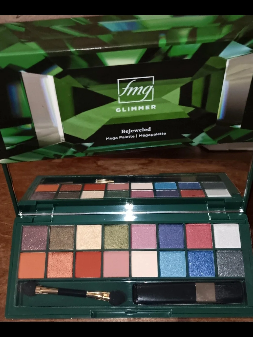 fmg Glimmer Bejeweled Eyeshadow Palette - Multicolor